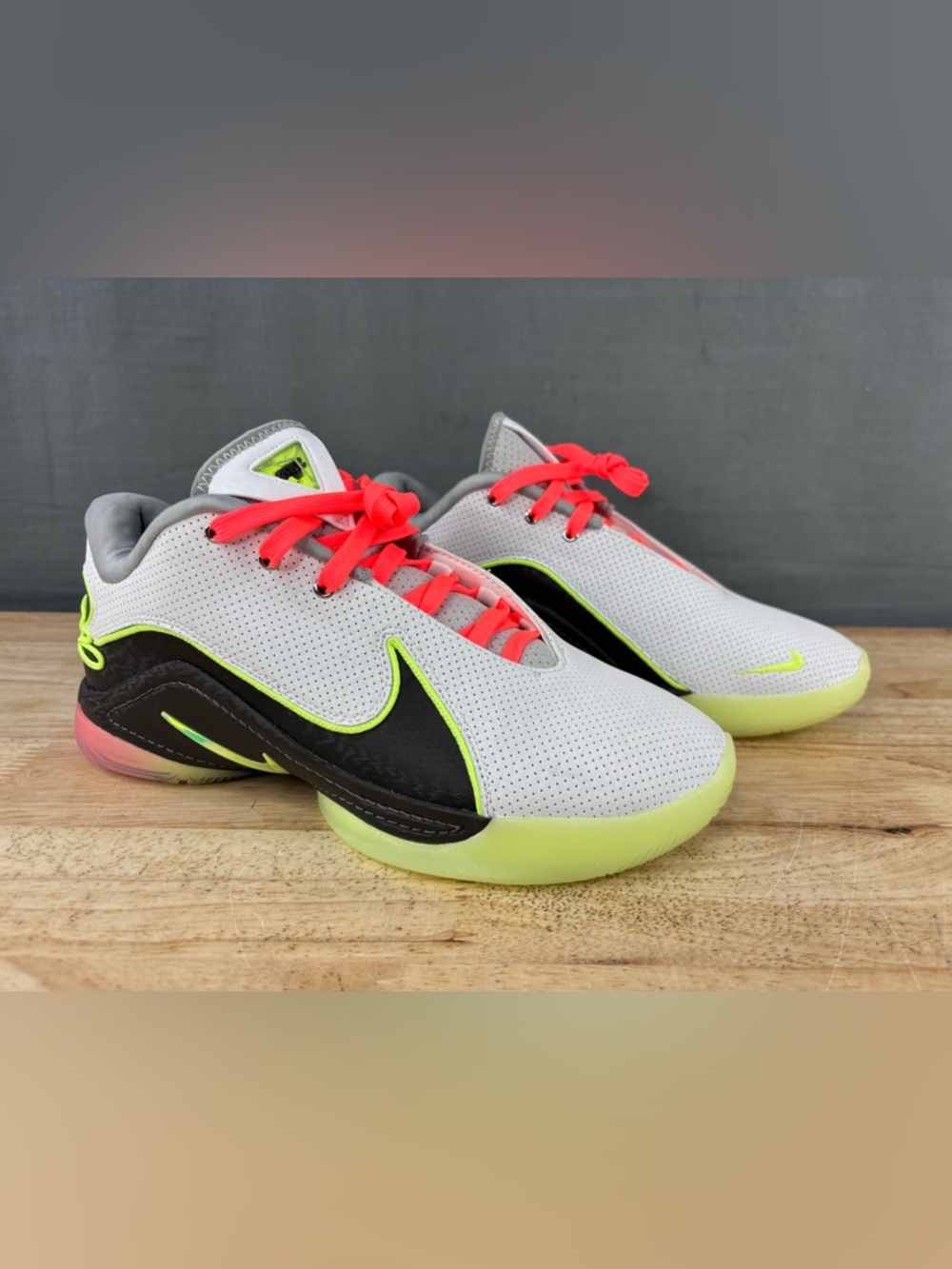 Nike LeBron XXII 22 ‘Crown Jewel’ Volt Glow FZ1094-101 Men’s Size 8.5 - New